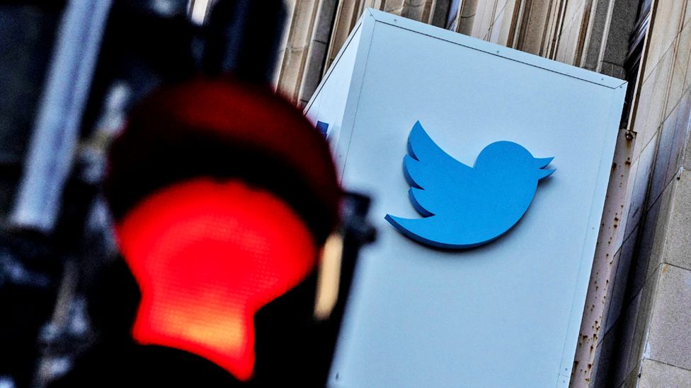 Twitter processado por editores de música por US $ 250 milhões