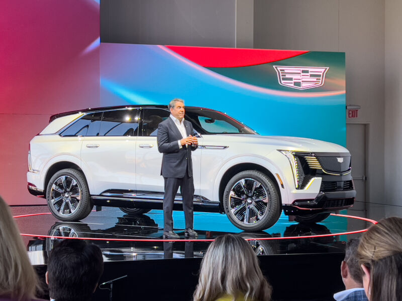 Cadillac revela o QI do Escalade 2025, um EV excessivo