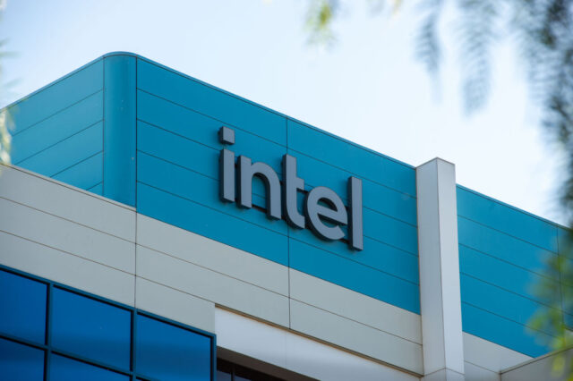 A Intel detalha tudo o que poderia dar errado conosco tomando uma participação de 10%