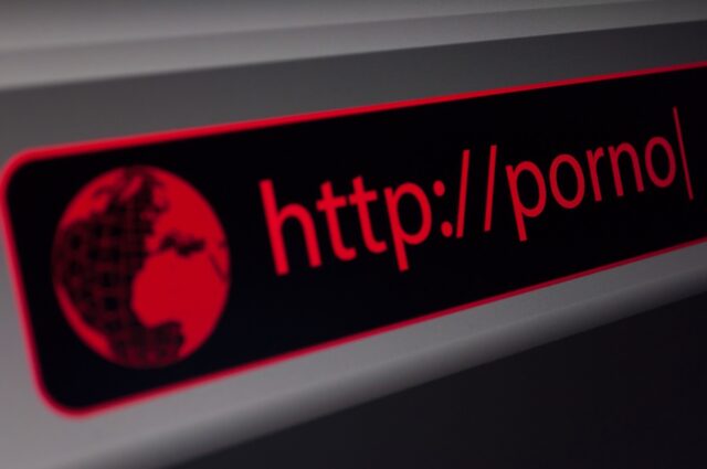 Sites adultos estão escondendo o código de exploração dentro de arquivos racy .svg