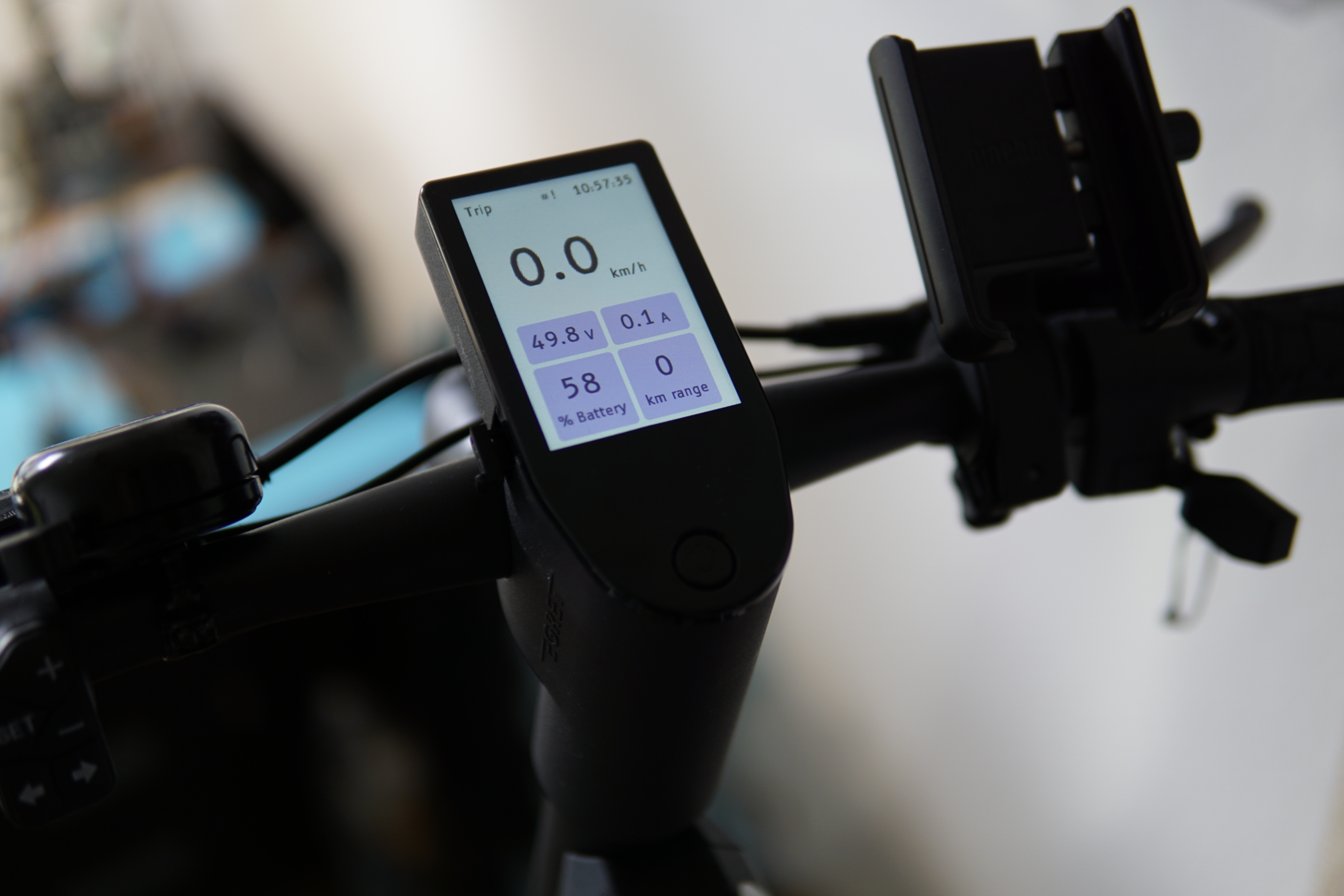Engenharia reversa da minha e-scooter e reescrita do firmware em Rust